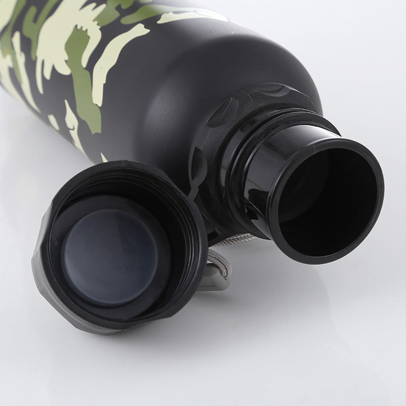 Cubs Lane Black Water Bottles