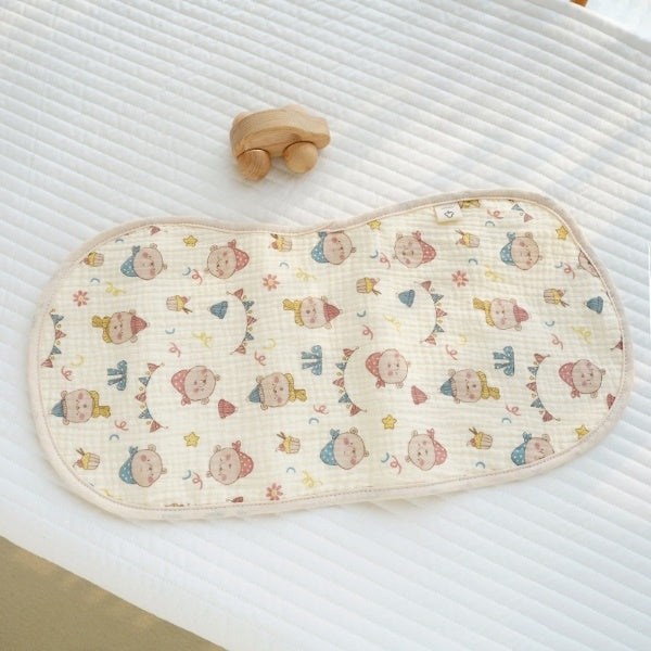 Cubs Lane Baby Burp Cloth Shoulder Pad